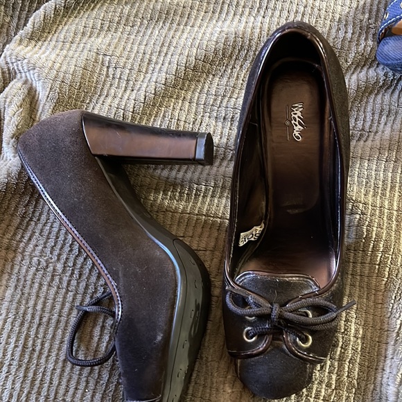 Massimo 7.5 M LIKE NEW. suede high heel pump with lacing on toe. 7.5 m - Picture 2 of 4